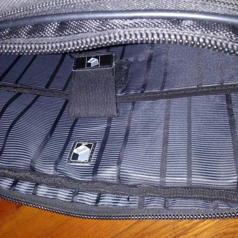 Kenneth Cole Reaction Laptop bag EZ Scan vegan leather and canvas 17